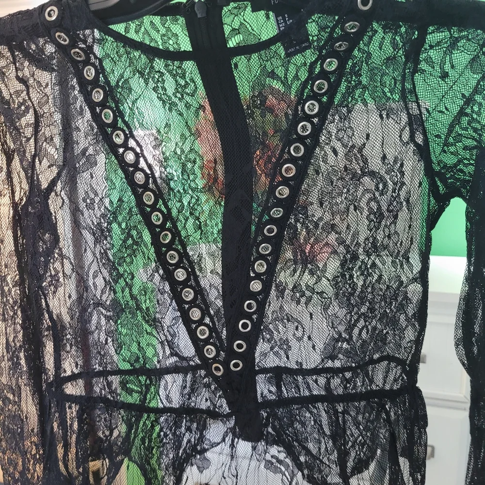 Sheer lace black top - Picture 5 of 14